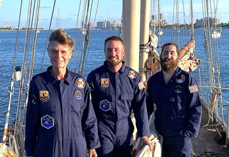 Why does this extraordinary painter want to train astronauts to travel to Mars?